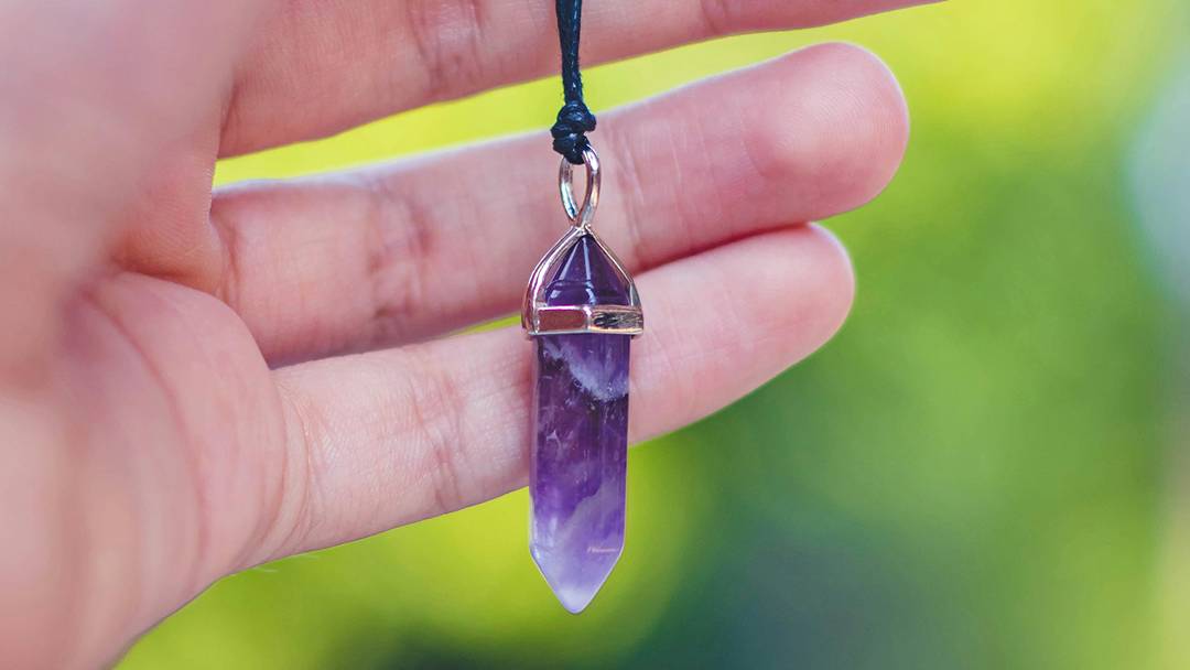 Attaching the Pendant to a Chain or Cord