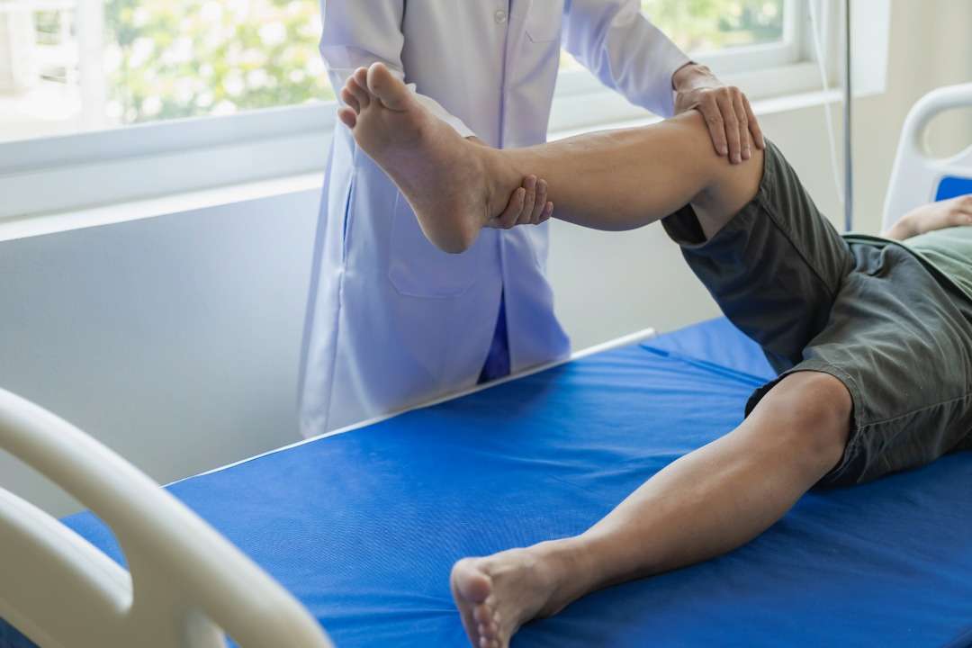 The Role of Physiotherapy Before and After Knee Replacement Surgery