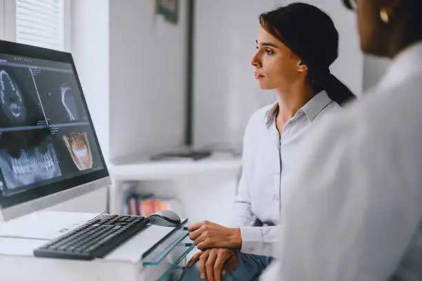 Beyond the Report: The Consultative Radiologist