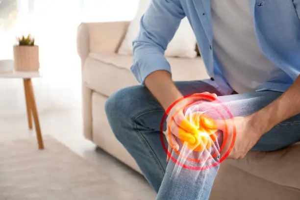 Chiropractor for Knee Pain: What This Type of Care Can Address