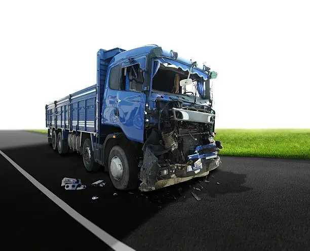 When To Contact a Truck Accident Lawyer After a Crash