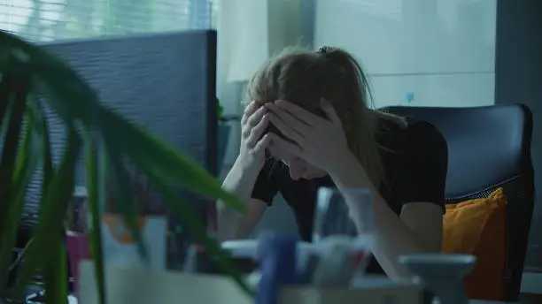 5 Small Ways Depression Can Show Up In Your Everyday Life Without You Noticing