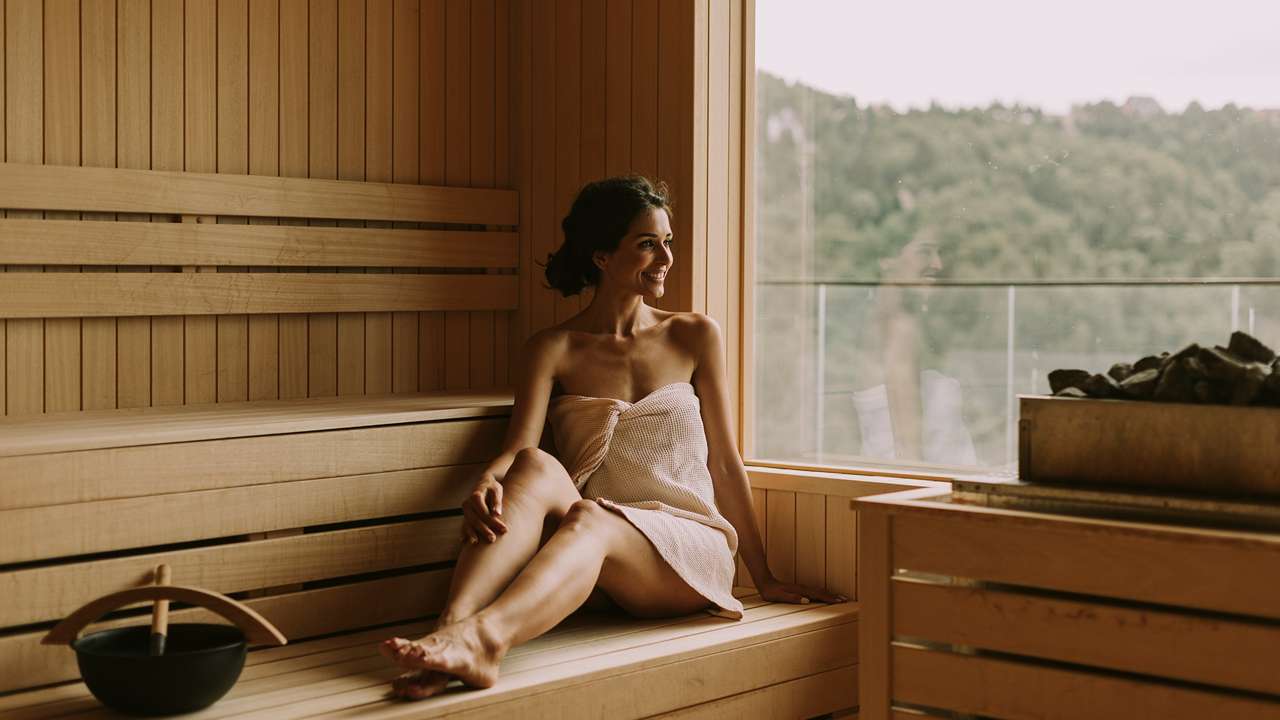 Sauna Benefits, Types, and Safety Tips