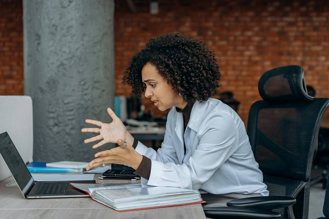 How Healthcare Organizations Manage Internal Communication at Scale