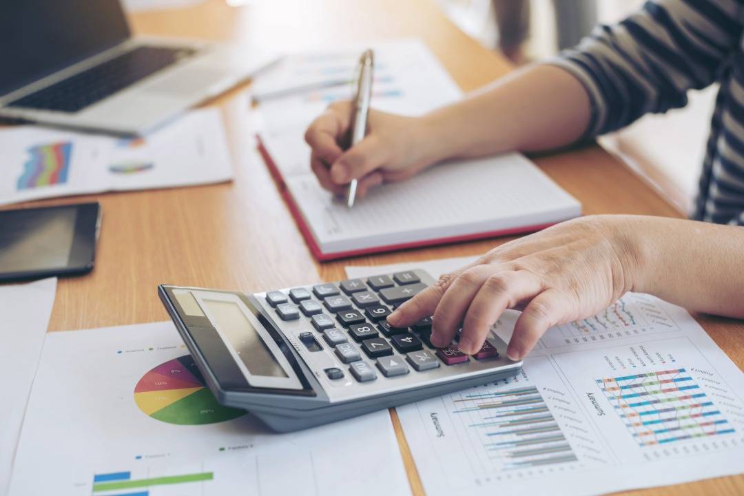 How a 90-Day Global Calculator Supports Accurate Coding