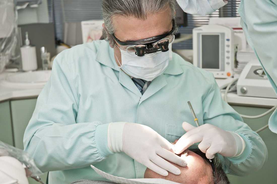Why Dental Implants Fail: Peri-Implantitis And The Diagnostic Gaps Most Patients Never Hear About