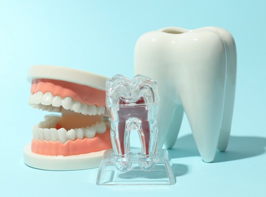 Why Your Teeth Hurt When You Bite Down: Causes, Symptoms, and When to See a Dentist